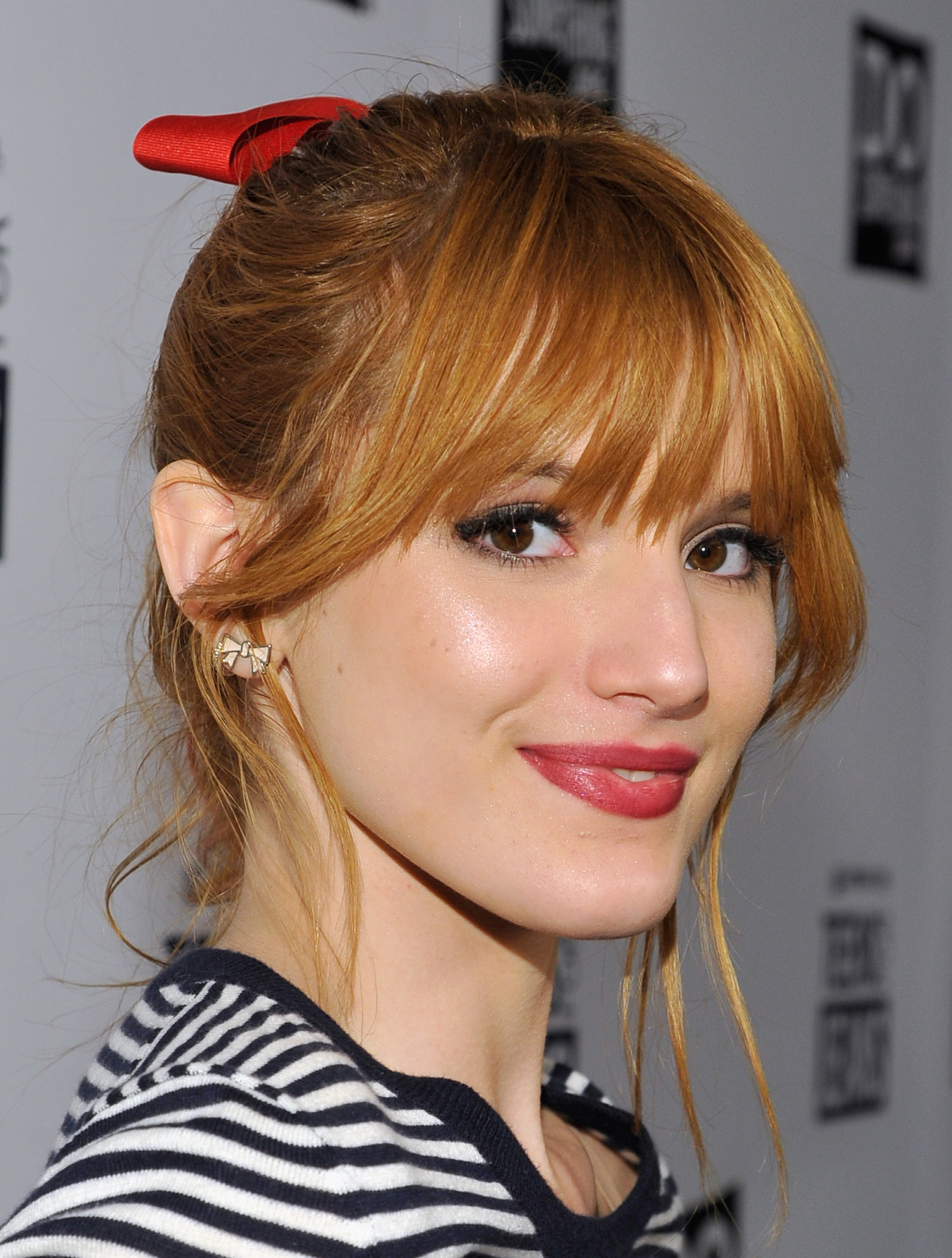 Чери торн. Белла Торн. Белла Торн Bella Thorne. Белла Торн 18. Белла Торн с челкой.