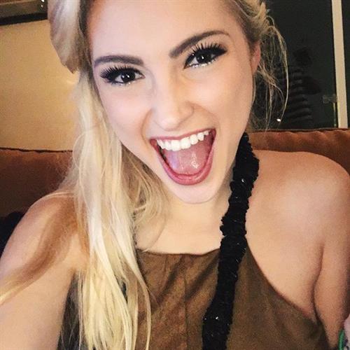 Anna Faith Carlson taking a selfie