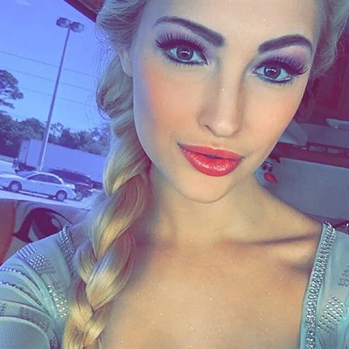 Anna Faith Carlson taking a selfie