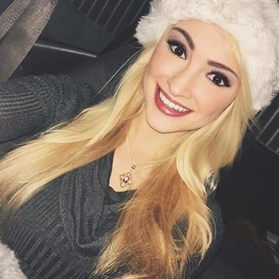 Anna Faith Carlson taking a selfie