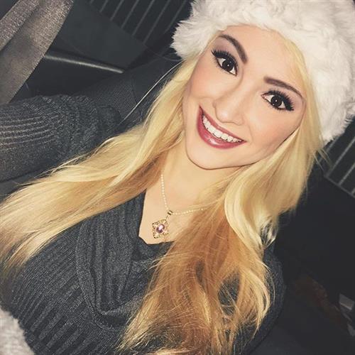 Anna Faith Carlson taking a selfie