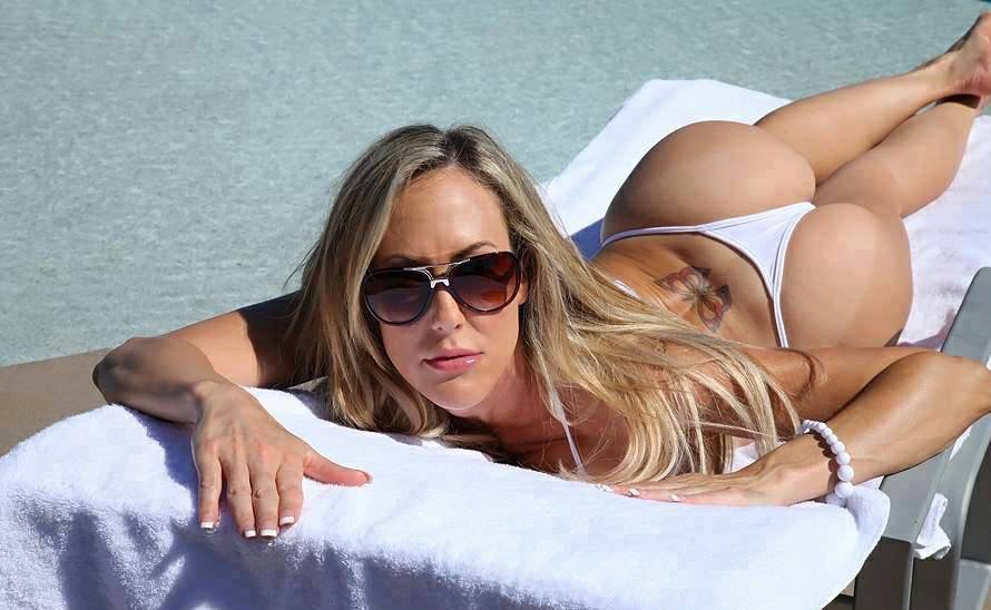 Brandi Love in a bikini - ass