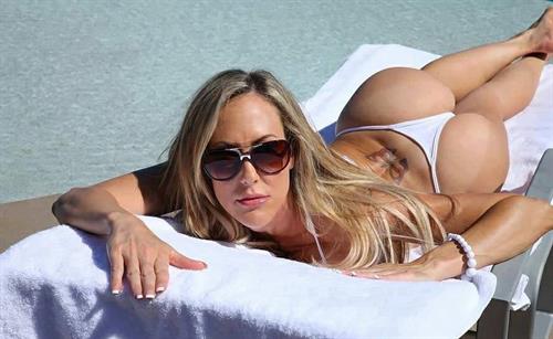 Brandi Love in a bikini - ass