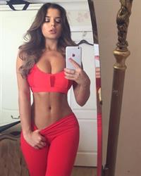 Demi Rose Mawby taking a selfie