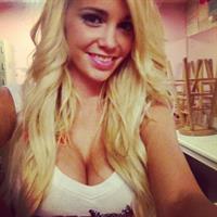 Caitlin Arnett taking a selfie