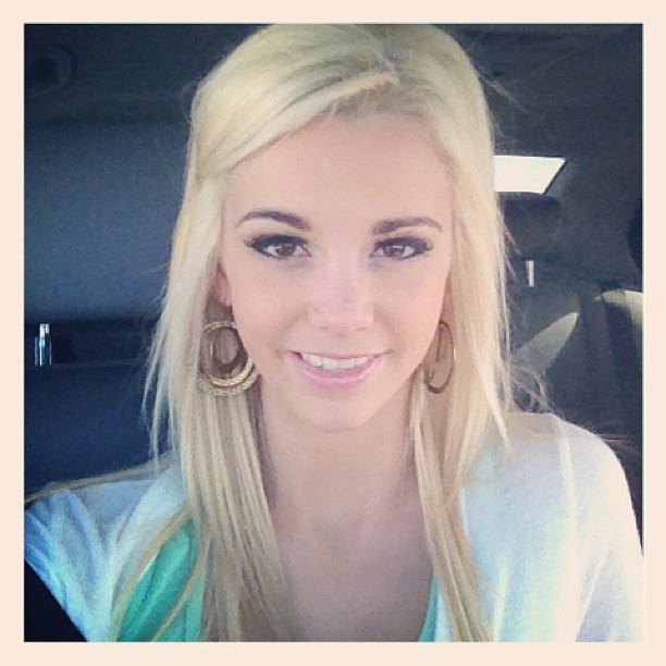 Caitlin Arnett taking a selfie