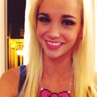 Caitlin Arnett taking a selfie