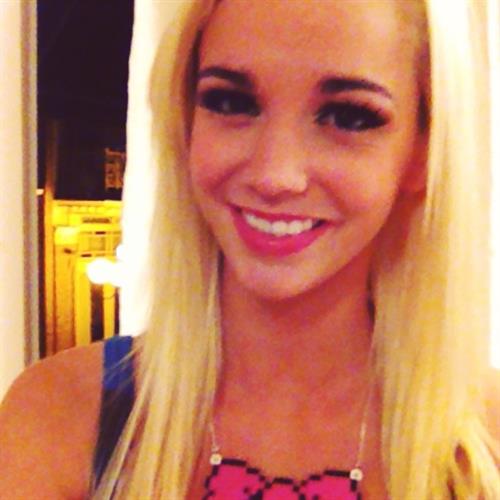 Caitlin Arnett taking a selfie