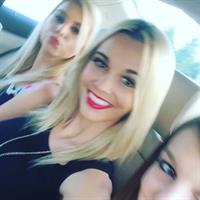 Caitlin Arnett taking a selfie