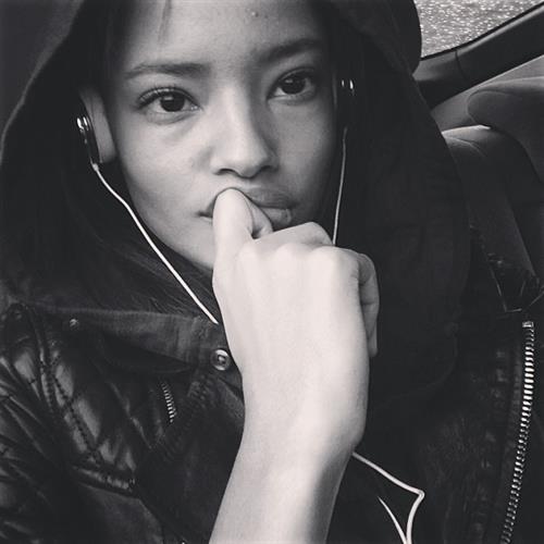 Malaika Firth taking a selfie