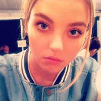 Rachel Hilbert taking a selfie