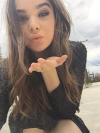 Hailee Steinfeld