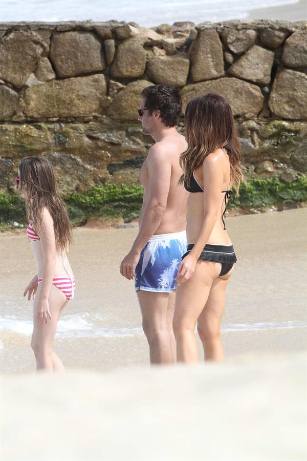 Kate Beckinsale in a bikini - ass