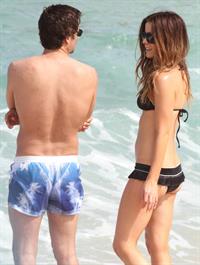 Kate Beckinsale in a bikini - ass