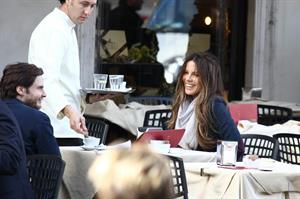 Kate Beckinsale On Set of The Face of an Angel in Rome November 11-2013 