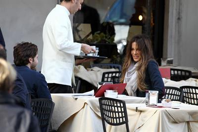 Kate Beckinsale On Set of The Face of an Angel in Rome November 11-2013 