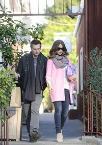 Kate Beckinsale shopping in the Brentwood Country Mart February 9-2013 