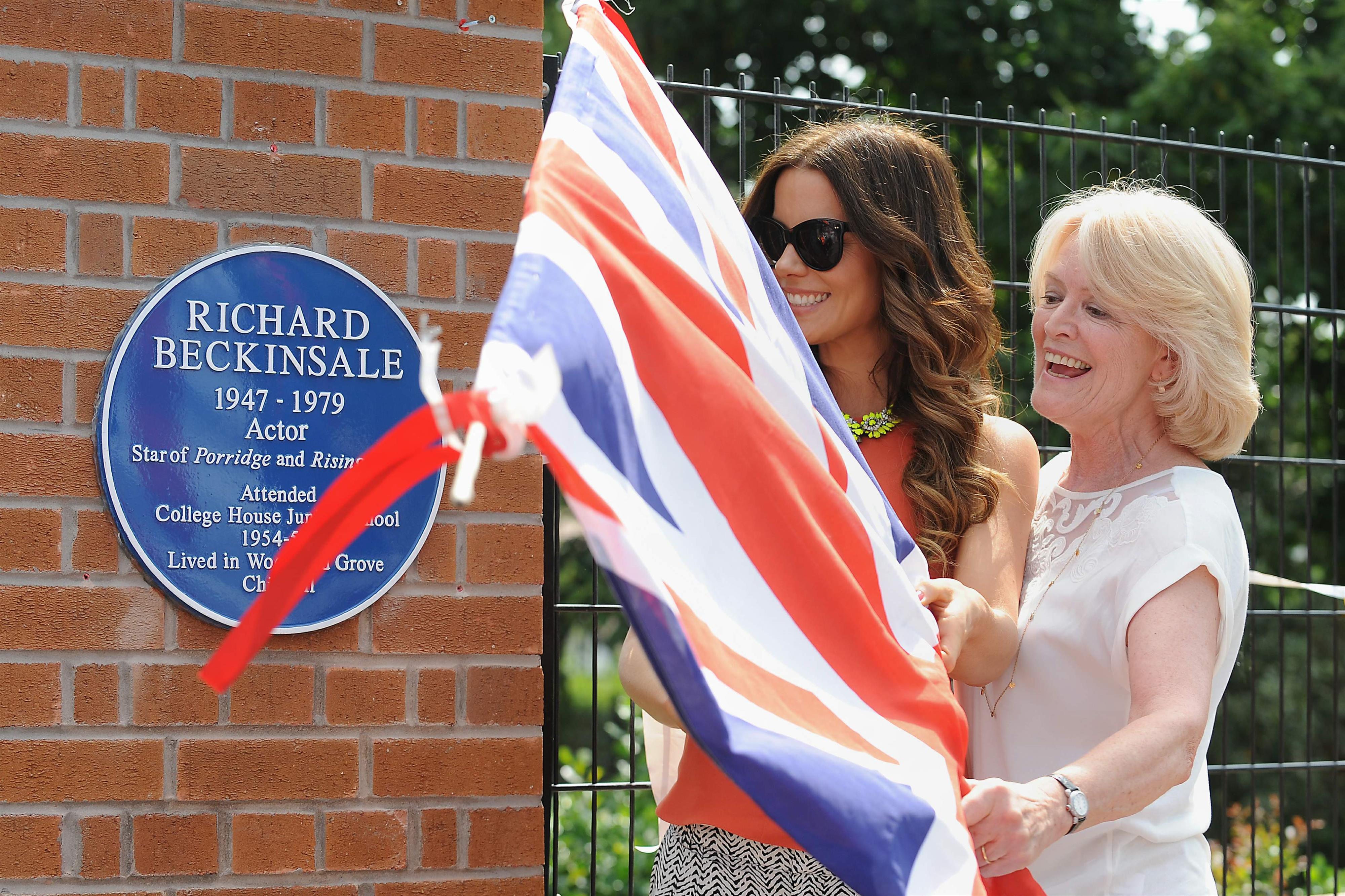 Kate Beckinsale Pictures Kate Beckinsale Richard Beckinsale plaque unveiled at College House Junior School in Nottingham July 17-2013