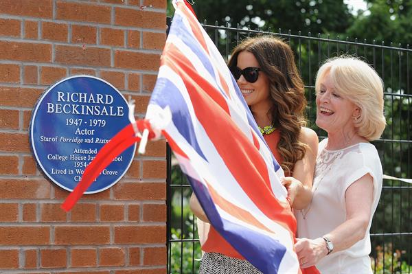 Kate Beckinsale Richard Beckinsale plaque unveiled at College House Junior School in Nottingham July 17-2013 
