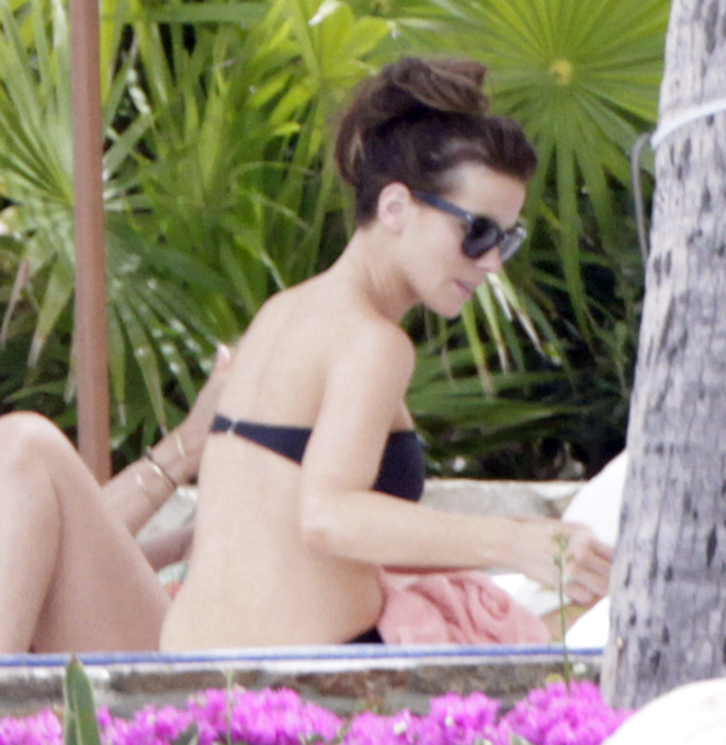 Kate Beckinsale in bikini as she fits in some sunbathing on family holiday in Mexico March 28-2013 