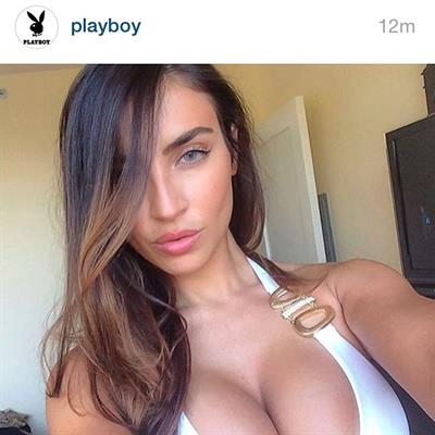 Kelly Karloff taking a selfie