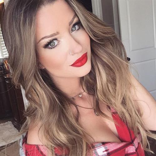 Sheala Foster taking a selfie