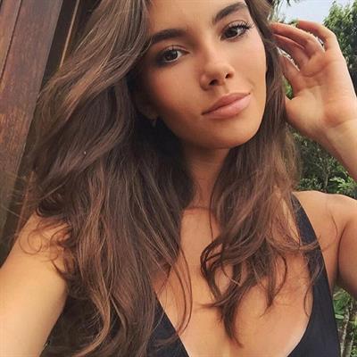 Cindy Mello taking a selfie