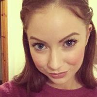 Laura Carter taking a selfie