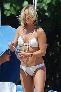 Kate Hudson in a bikini