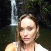 Katrina Bowden taking a selfie
