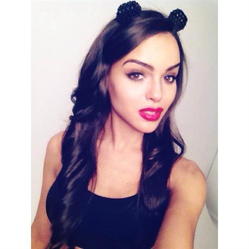 Lisa Ramos taking a selfie