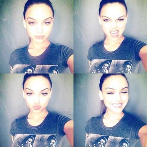 Lisa Ramos taking a selfie