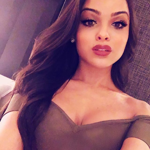 Lisa Ramos taking a selfie