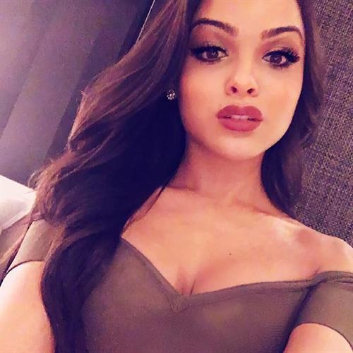 Lisa Ramos taking a selfie