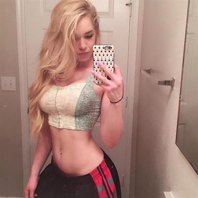 Courtney Tailor taking a selfie