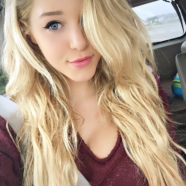 Courtney Tailor taking a selfie