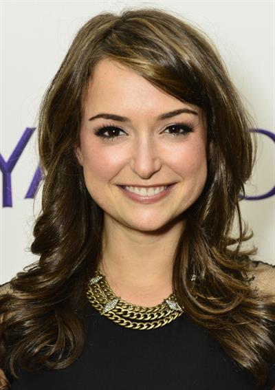 Milana Vayntrub