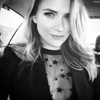 Shantel VanSanten taking a selfie