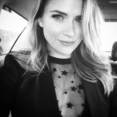 Shantel VanSanten taking a selfie