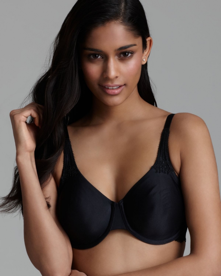 Alyssah Ali in lingerie