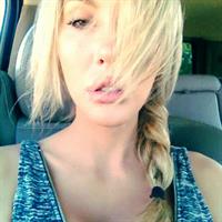 Chloe Rose Lattanzi taking a selfie