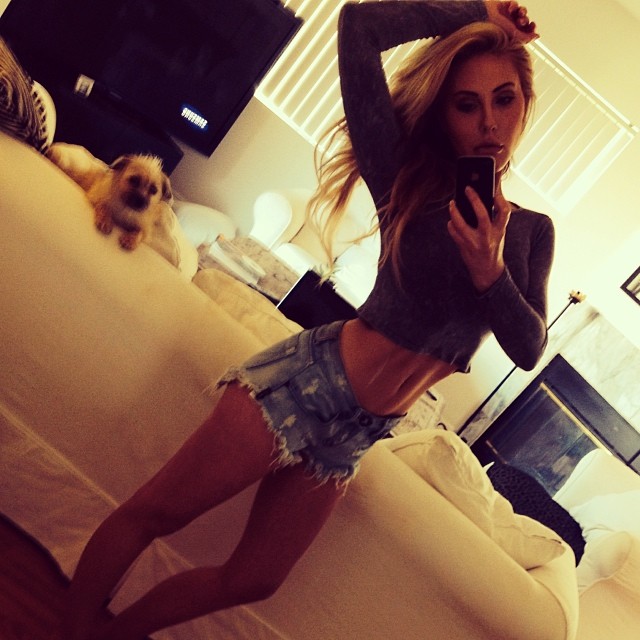 Chloe Rose Lattanzi taking a selfie