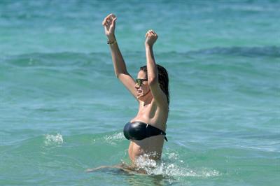 Aída Yéspica in a bikini