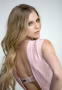 Elle Evans