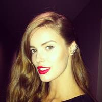 Robyn Lawley taking a selfie