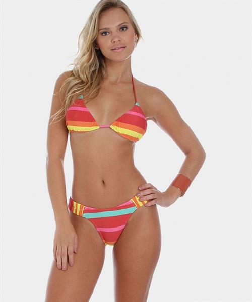 Elisandra Tomacheski in a bikini