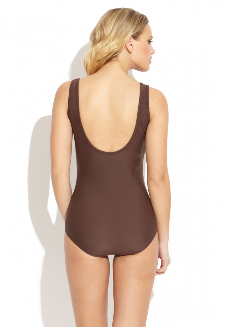 Elisandra Tomacheski in a bikini - ass