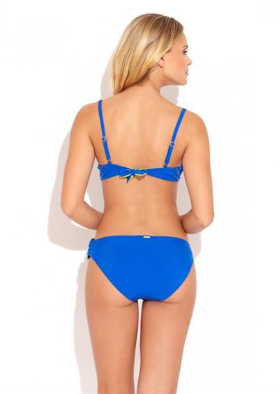 Elisandra Tomacheski in a bikini - ass