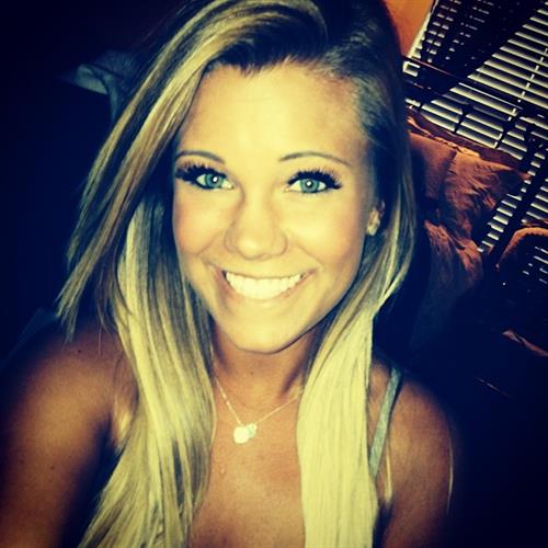 Kayla Garvey taking a selfie