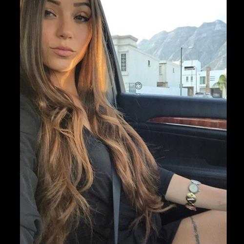 Melanie Pavola taking a selfie